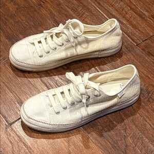 Size 10 UGG Casual White Cream Canvas Sneakers